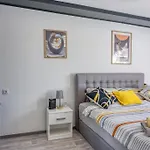 Leni アパート プーラ