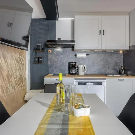 Leni Apartment *