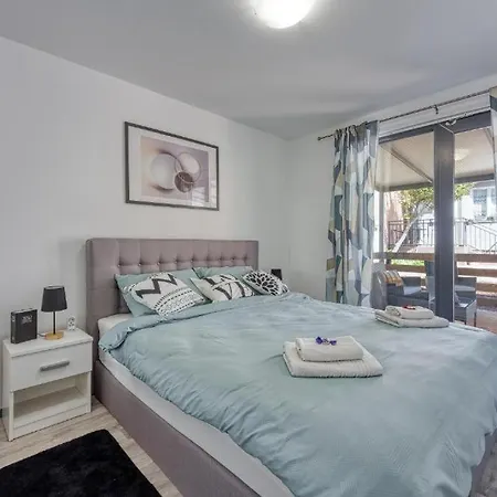 Leni Apartment