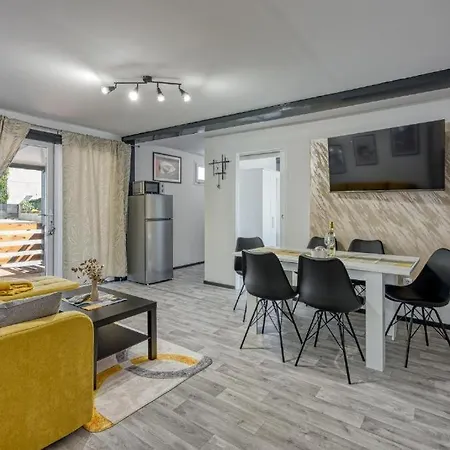 Apartman-bungalow Leni Póla
